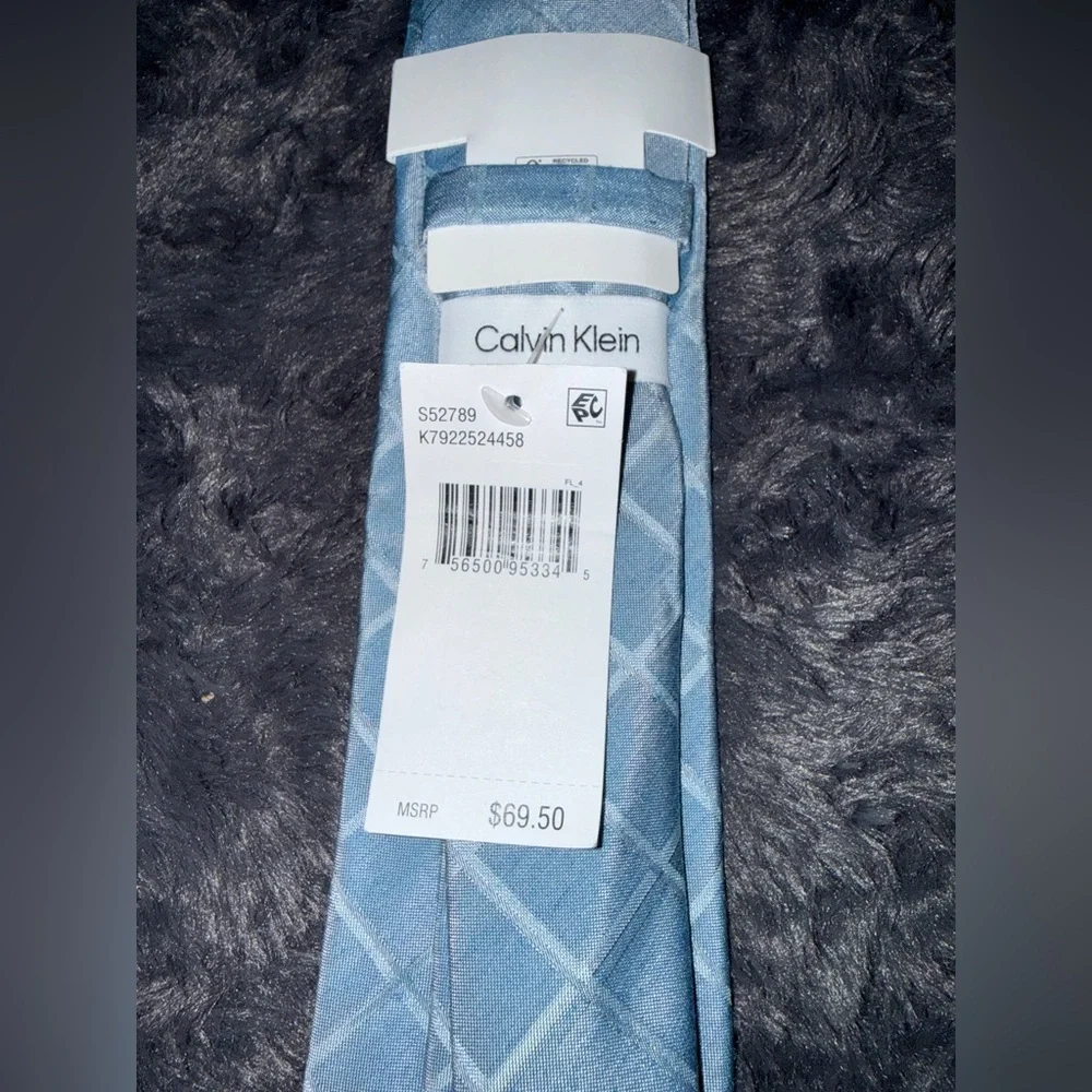 Calvin Klein stylish light